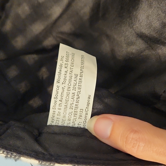 Woman's black and white checkered hat - Picture 6 of 6